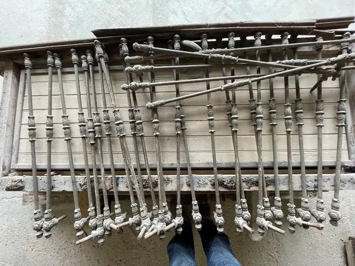 Barreaux d'escalier en fonte