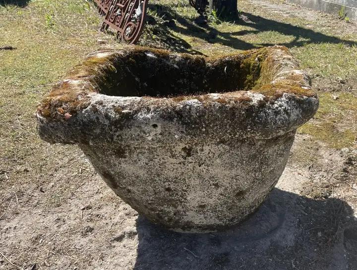 Ancienne pierre à eau