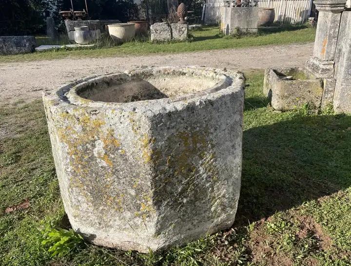 Rare ponne ancienne en pierre dure de Charente de forme hexagonale