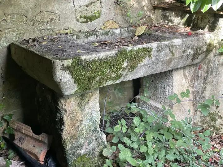 Ancien évier en pierre dure de Gironde
