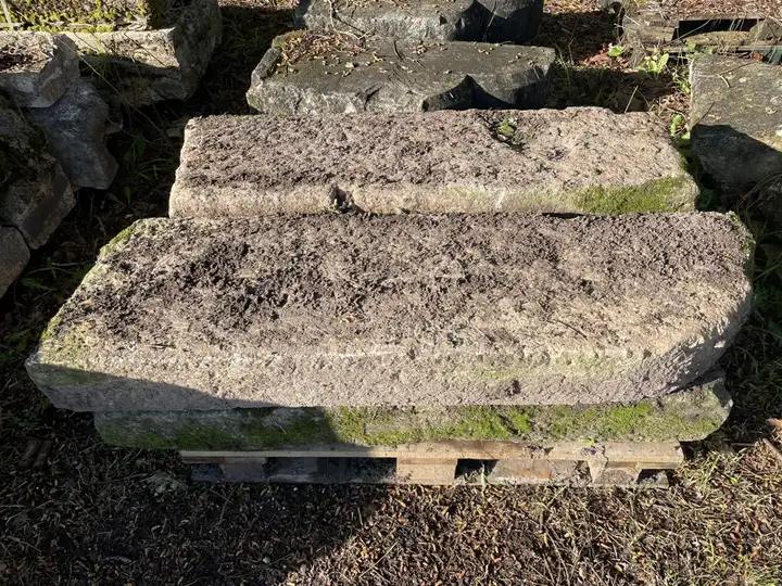 4 marches anciennes pour escalier exterieur ou perron