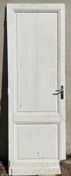 Porte d'intérieur en bois à deux panneaux en sapin rouge