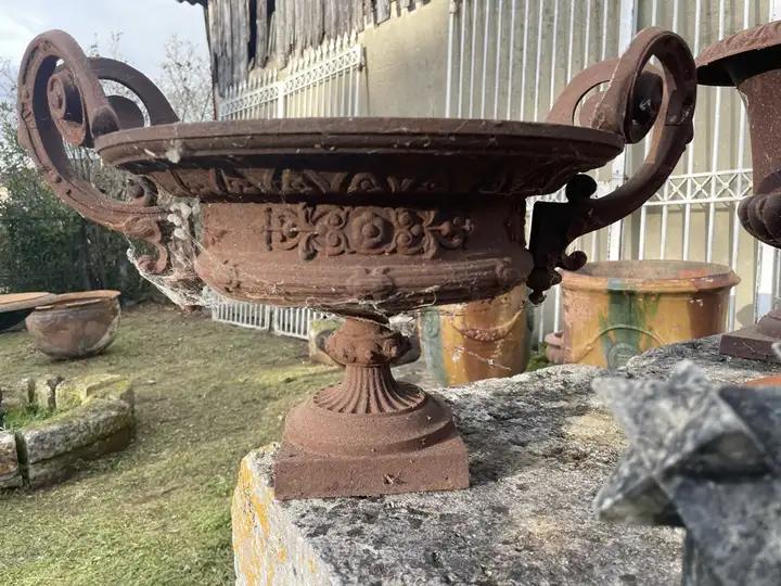 Ancien vase Médicis en fonte
