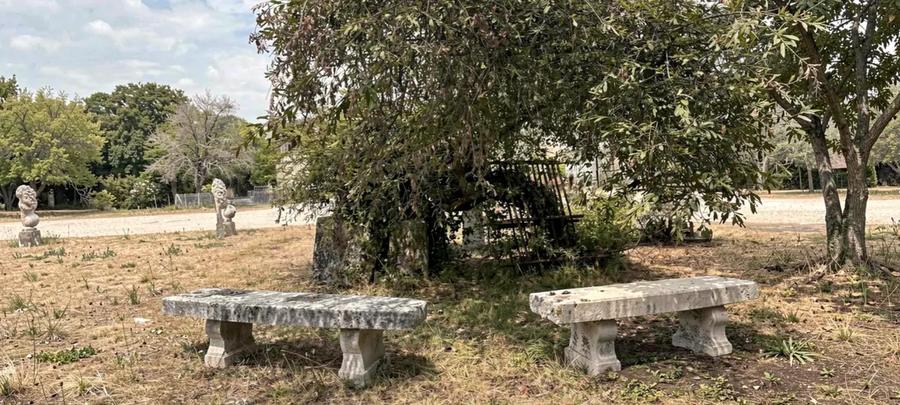 BANC CINTRÉ