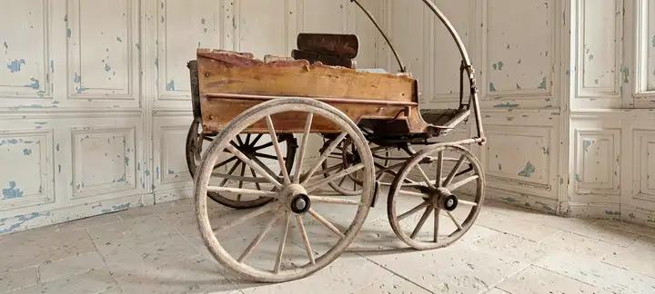 CHARETTE A 4 ROUES EN BOIS ET FER