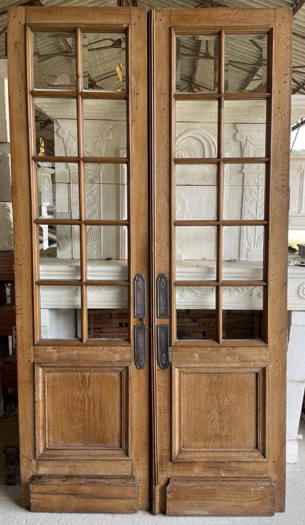 une paire de portes vitrées ancienne