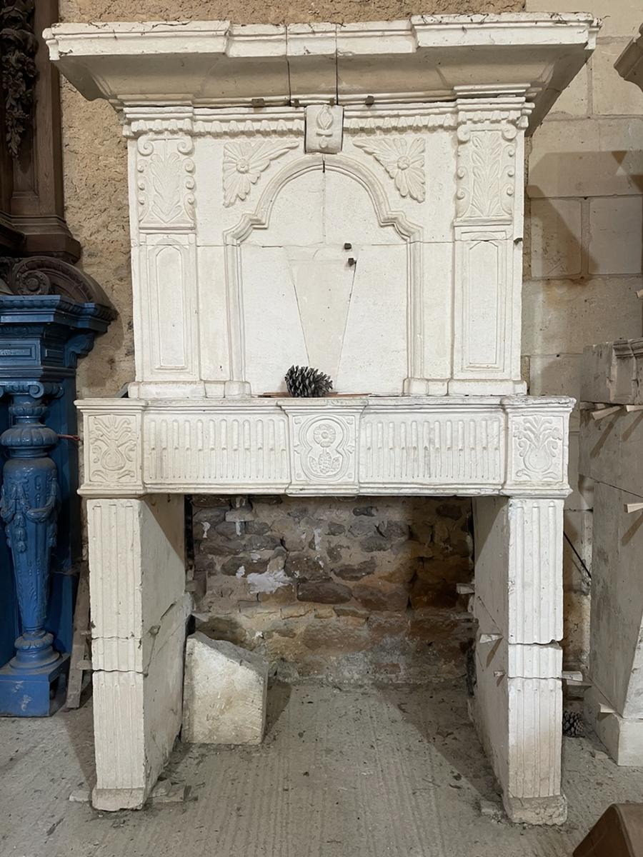 Ancienne cheminée à trumeau dite ''de mariage''  Charentaise