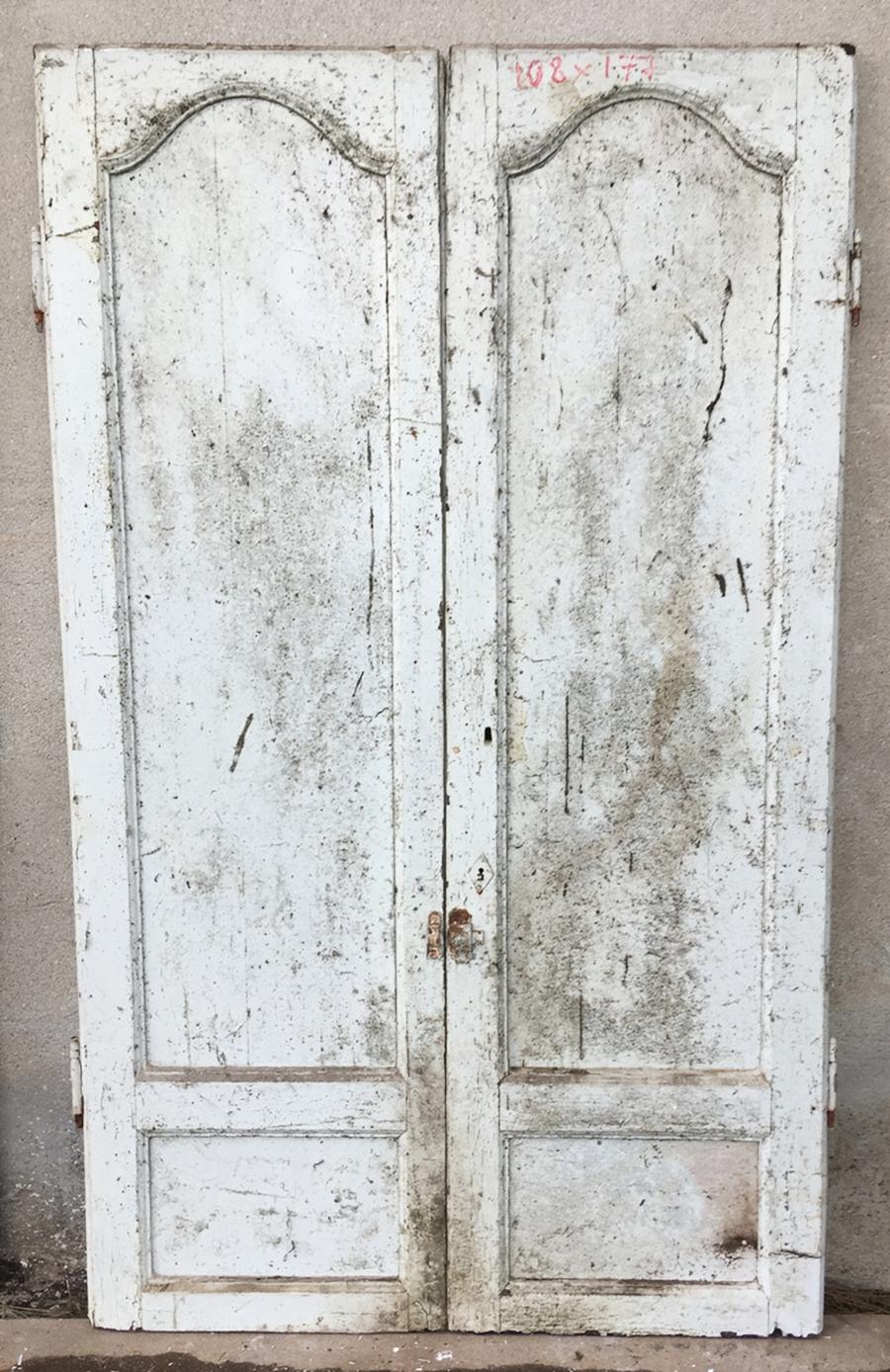 Placard à deux portes ancien