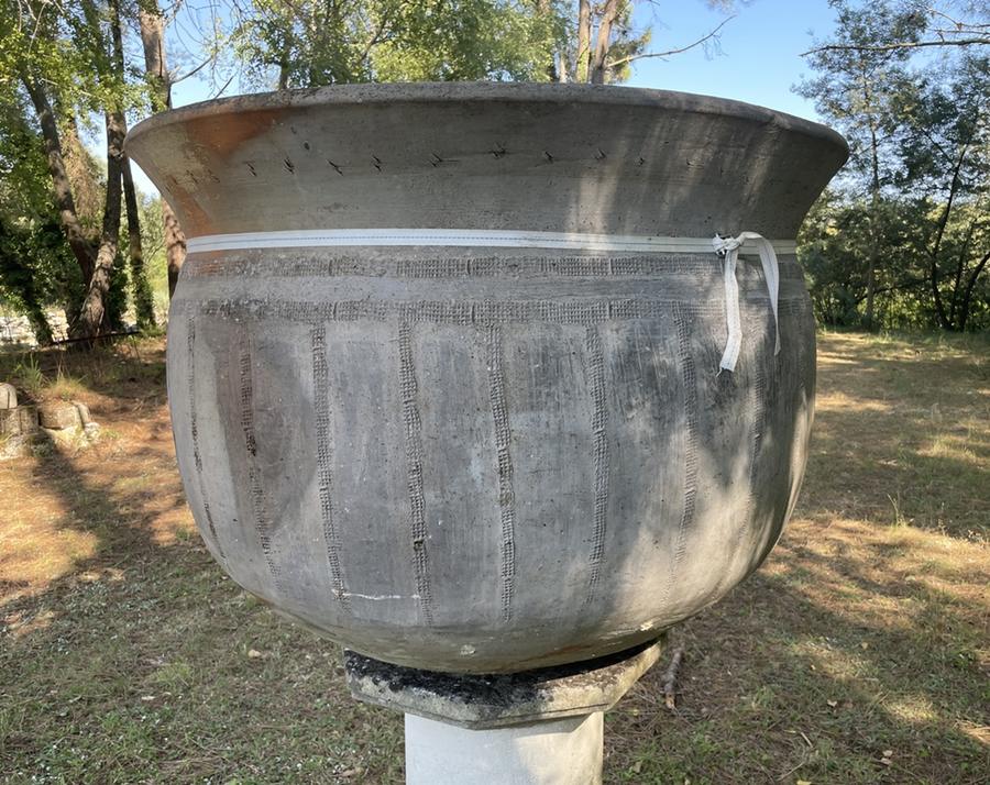Poterie traditionnelle Charentaise utilisée pour bouillir le linge