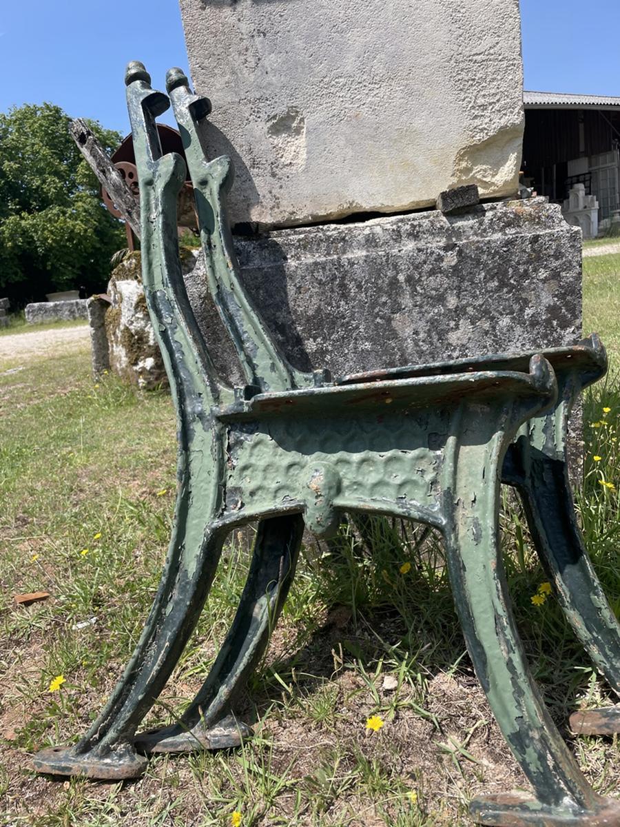 Ancienne paire de pieds de banc en fonte