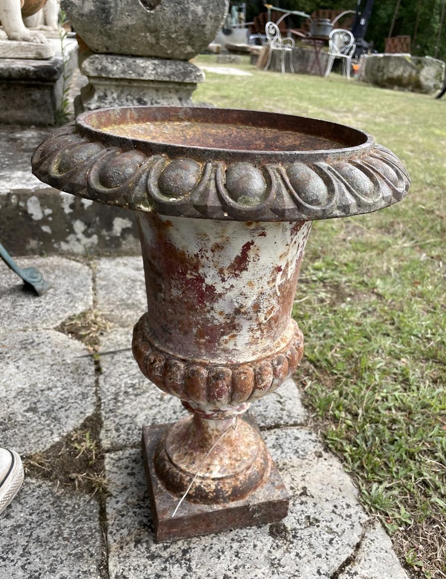 Vase Medicis ancien en fonte