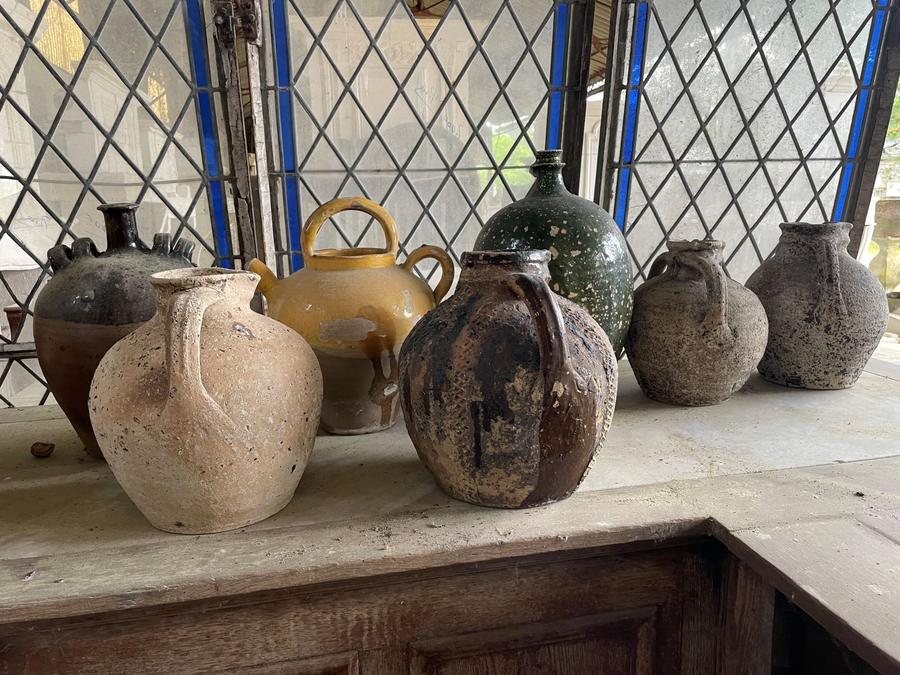 Poteries en terre cuite utilisée pour huile ou la boisson