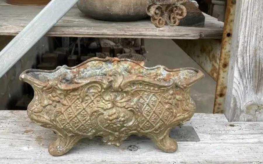 jardinière en fonte