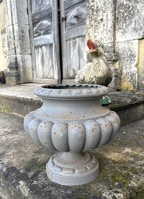 Vases medicis en fonte