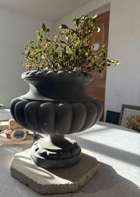 Vases medicis en fonte