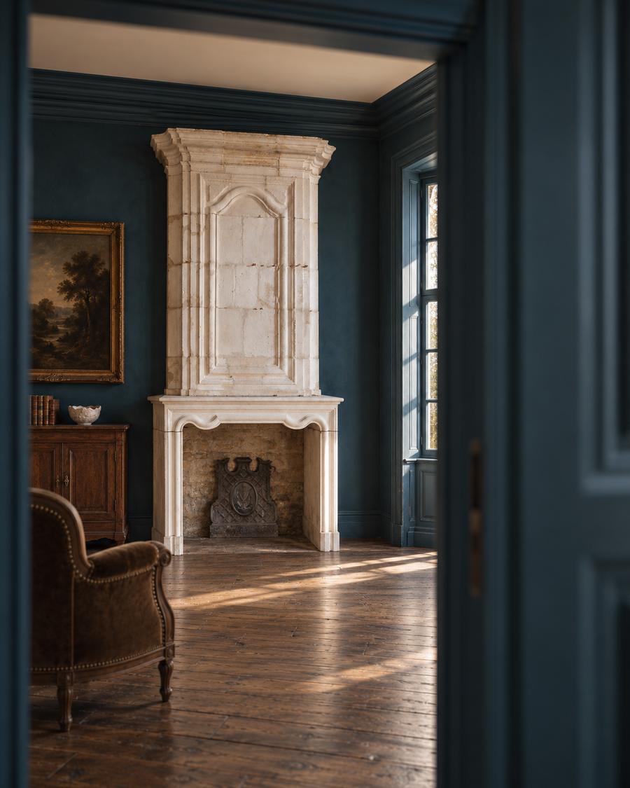 Cheminée à trumeau ancienne en pierre